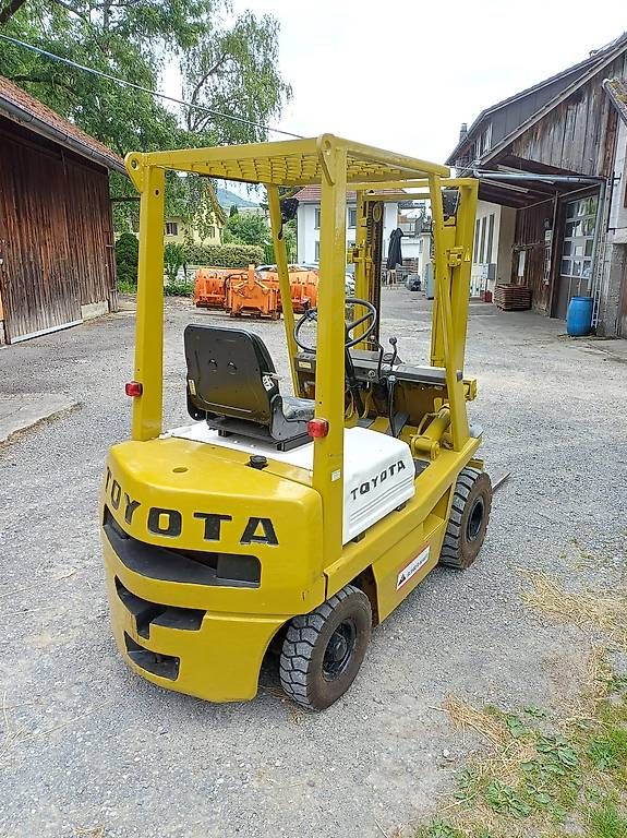 Toyota Chariots à fourches & chariots élévateur: Stapler – D'occasion à Zetzwil par MorgeneggD 2