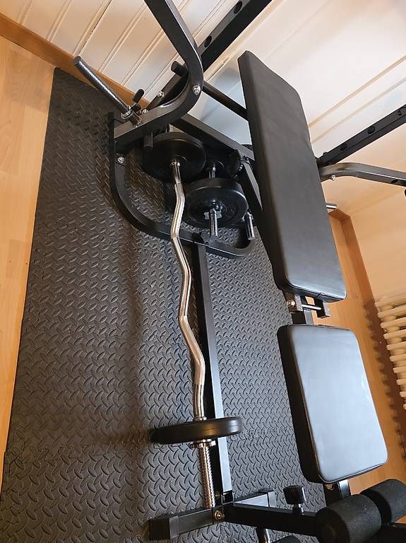 Hometrainer: Hantelbank Neuwertig – Usato da Seewis Schmitten venduto da Naomi2212 1