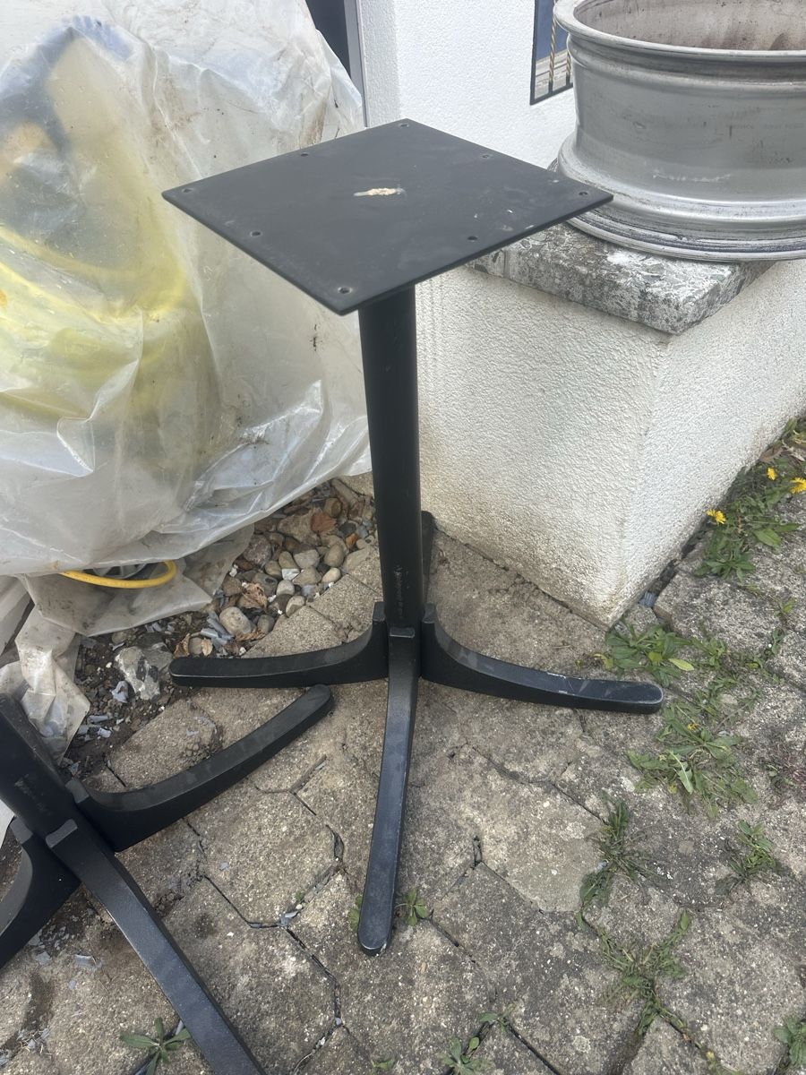 Sonstiges Mobiliar: 3 Tisch Fuß – Gebraucht aus Dietikon von moradi24 1