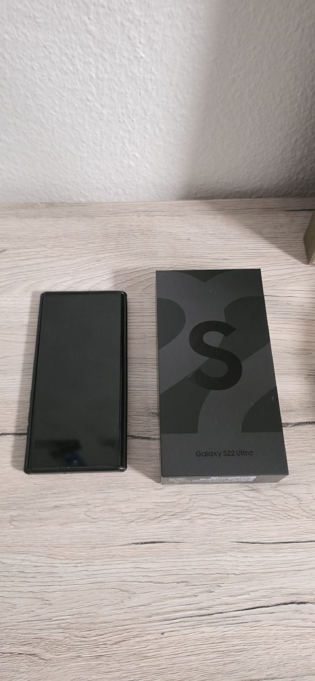 Samsung Telefoni cellulari / Smartphones: Samsung Galaxy S22 Ultra – Usato da Zürich venduto da Abrar123 2