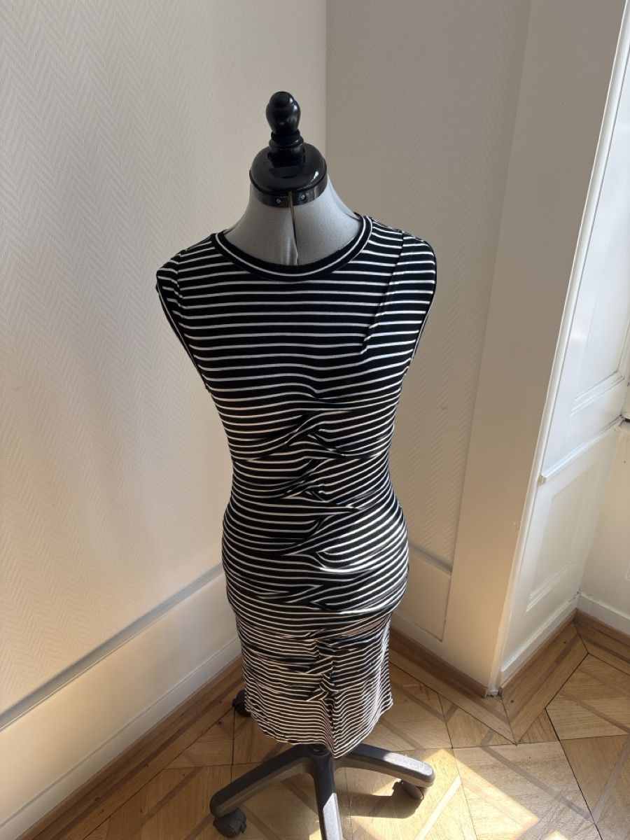 Vestiti: Robe rayée noire et blanche taille S bon état – Usato da Genève venduto da fan_5n8s 3