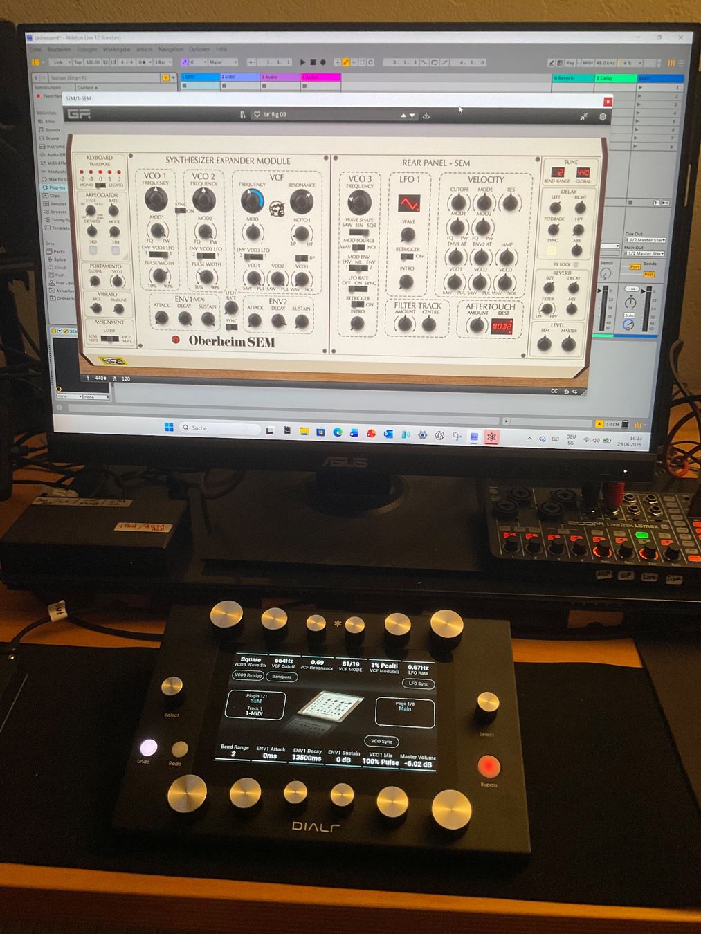 Instruments de musique: Dialr - MIDI-Controller mit KI gestütztem Auto-Mapping – D'occasion à Bremgarten b. Bern par metamaschine 4