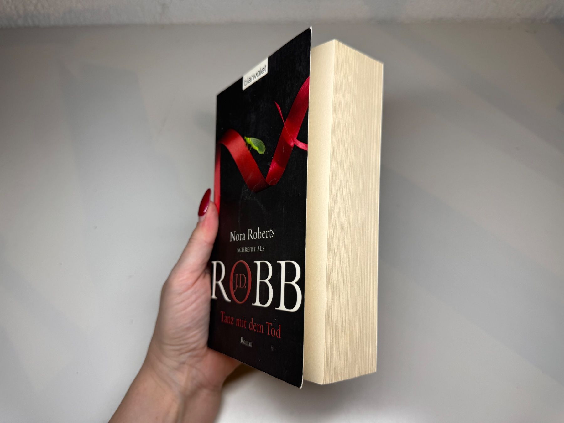 Libri: ROMAN: J.D. Robb, Tanz mit dem Tod – Usato da Grosswangen venduto da Deutsche_Romane 1