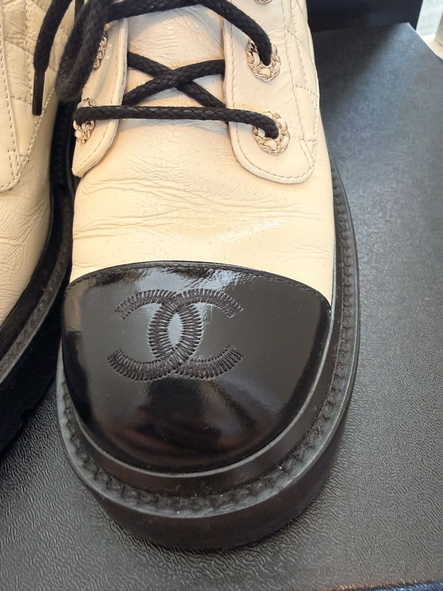 Chanel Chaussures femmes: Chanel Stiefelette  – D'occasion à Pratteln par Samantha... 8