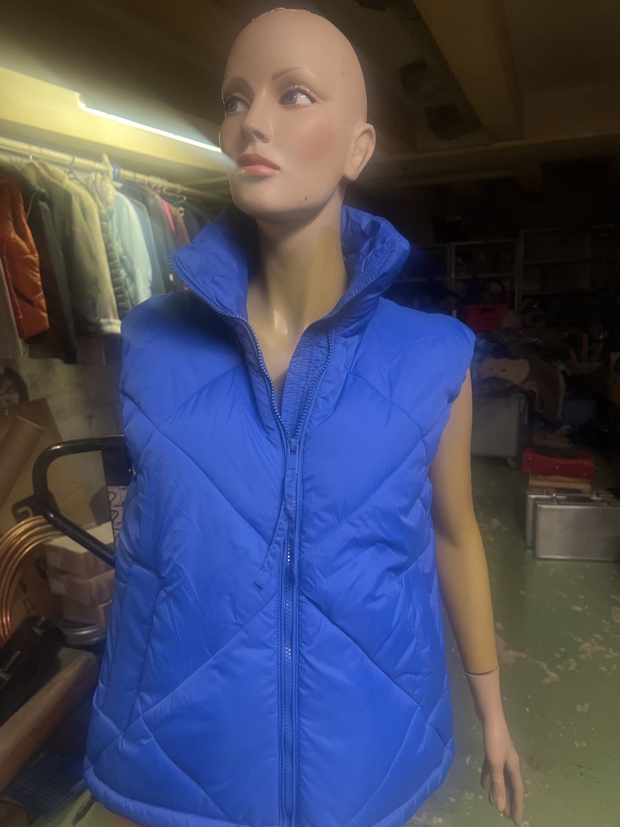 Gilets & Westen: B.young Daunenweste Steppweste Gr. 38 blau – Gebraucht aus Rorschach von TimelessTrading 1