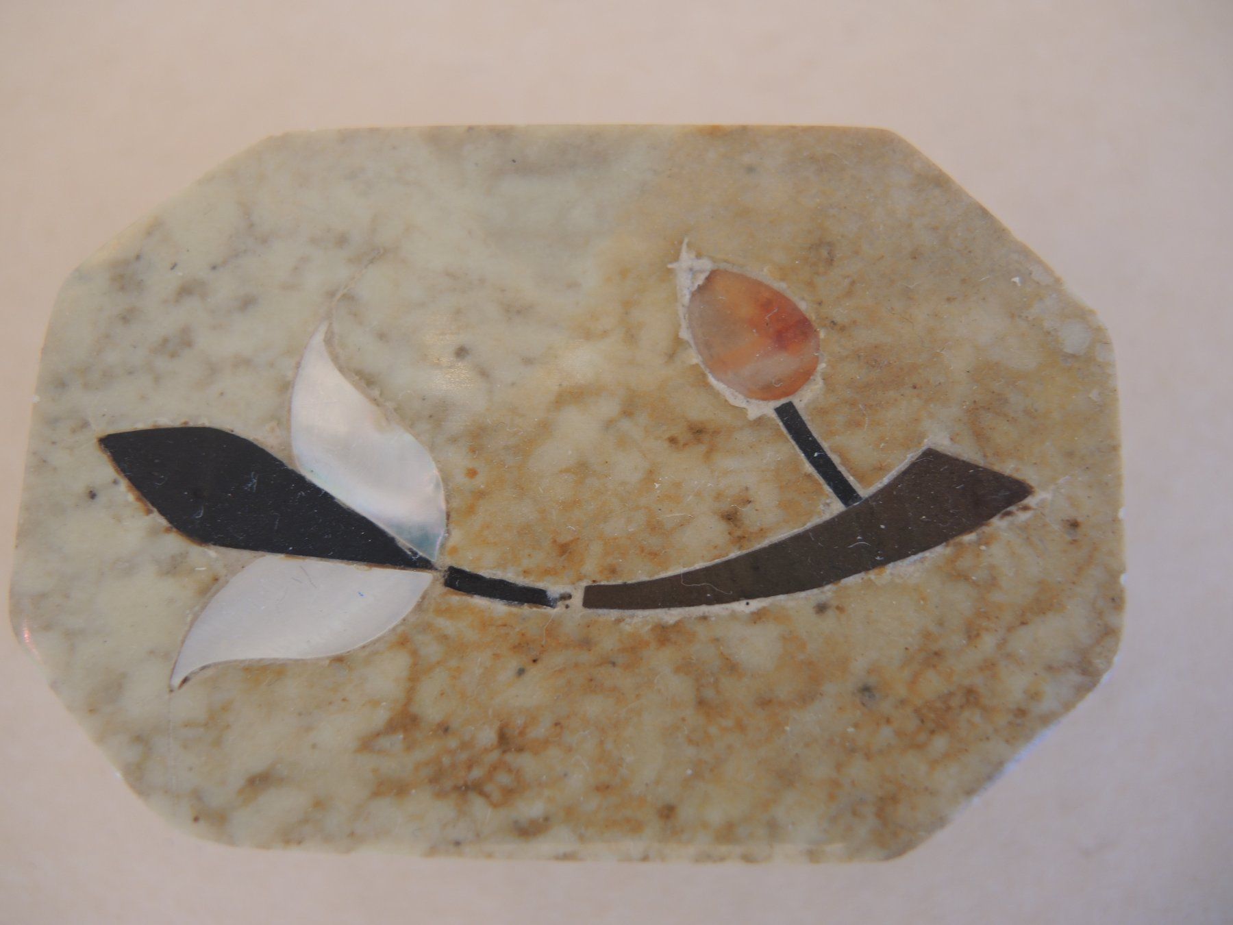 Cassapanche: Kleine Stein Schatulle Truhe Dose mit Einlegearbeit – Usato da Rorschach venduto da maeck8 1