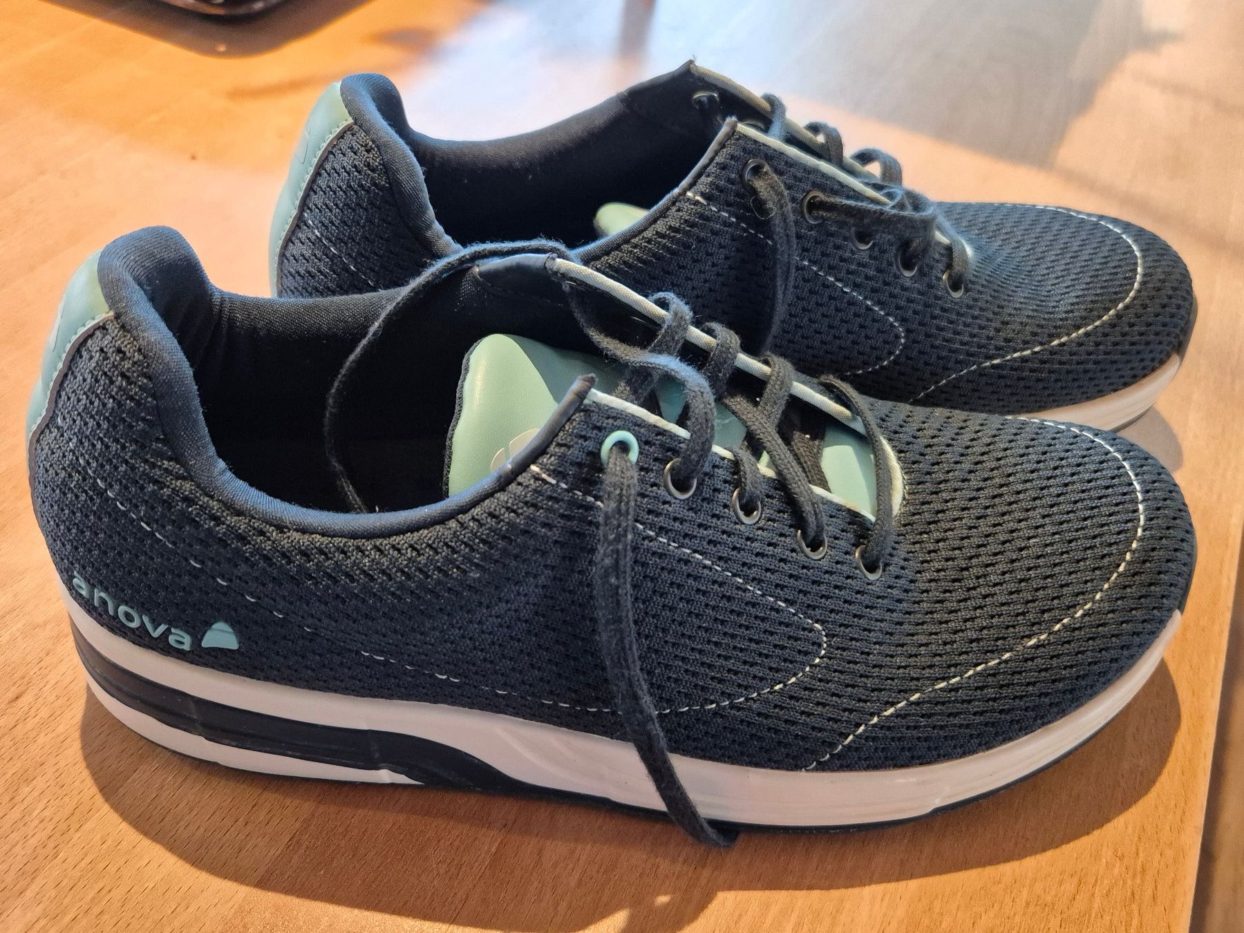 Scarpe da donna: Anova Dark Blue 42,5, Gesundheitsschuhe – Usato da Längenbühl venduto da Belschazar