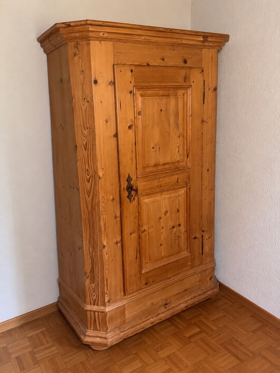 Armadi: Altholz Schrank – Usato da Trin Mulin venduto da leea.c