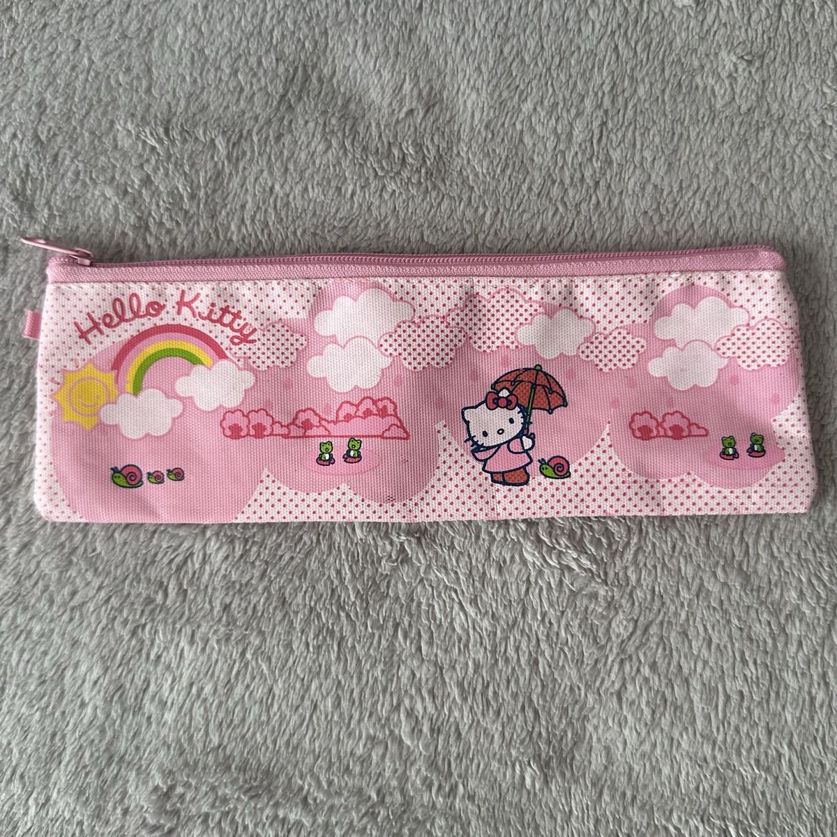 Sanrio Schüler-Etuis: Trousse Hello Kitty Rose – Gebraucht aus Givisiez von dor_xb9k 1