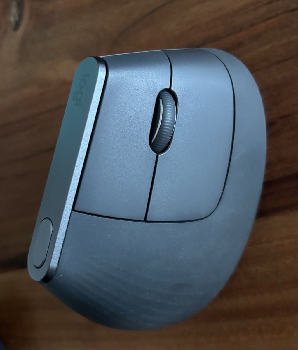 Logitech Maus: Logitech MX vertical mouse  – Gebraucht aus Zürich von ros_8hfr 5