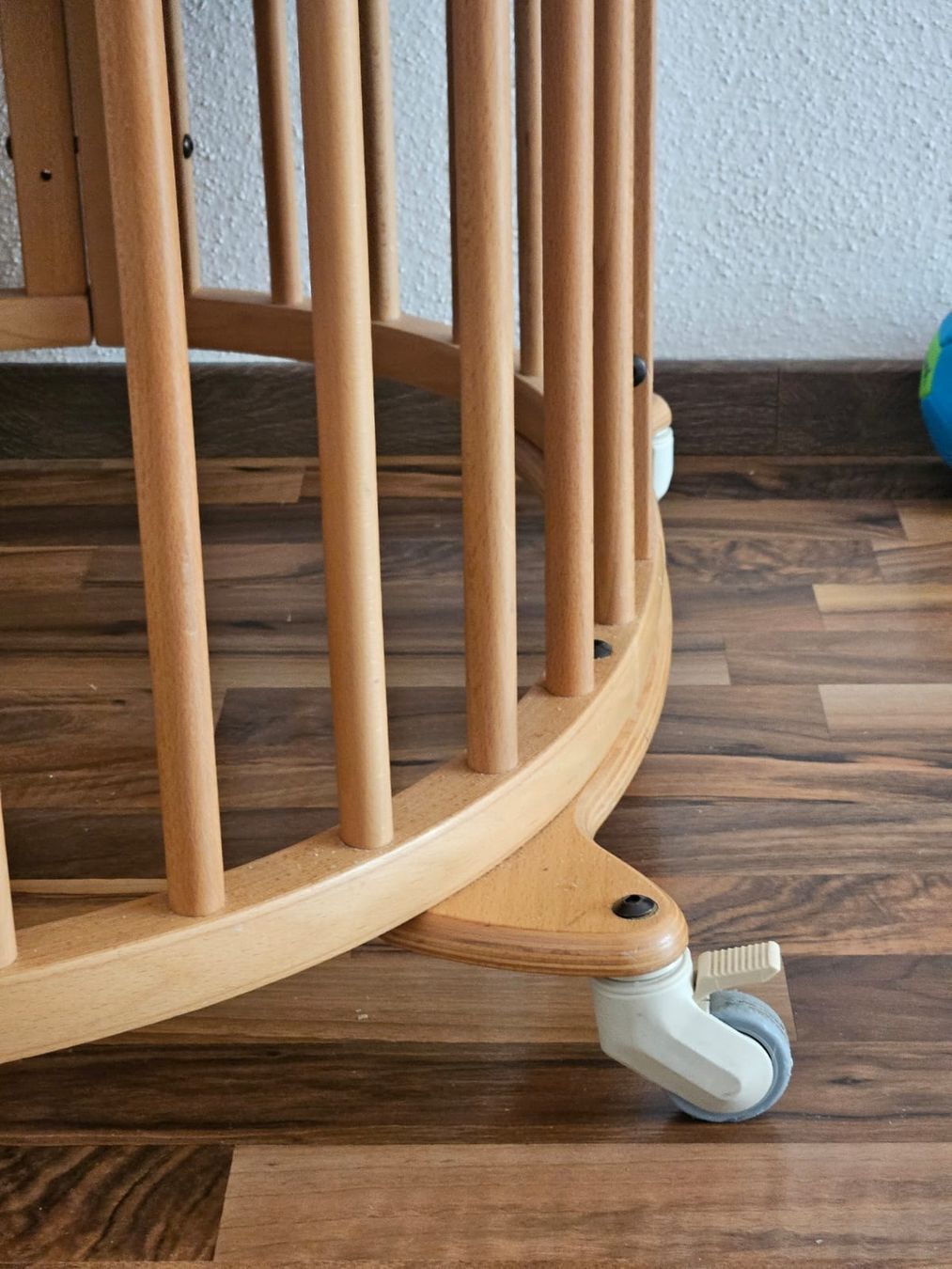 Betten: Stokke Sleepi mini V2 – Gebraucht aus Muttenz von jeh_l5fx 2