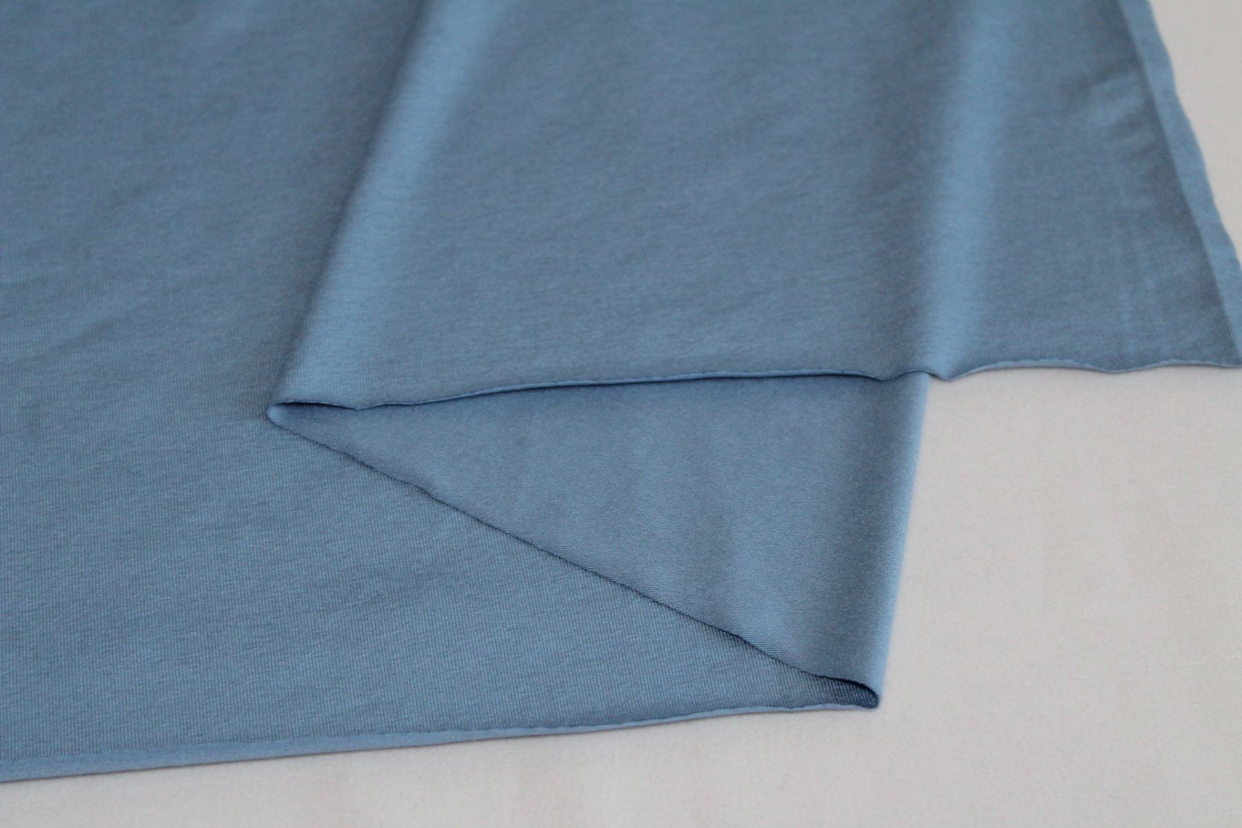 Tessuti: Stoff Viscosejersey uni jeansblau – Nuovo (secondo la descrizione) da Obfelden venduto da solomon111 2