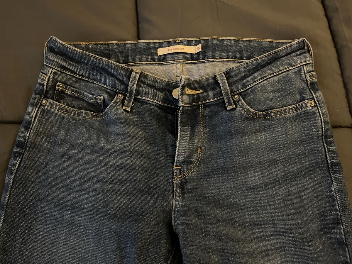 Levi's Jeans: 6 Jeans, davon 3 Levi’s Gr.26 oder 34/36 – Usato da Uster venduto da Dansposito 1