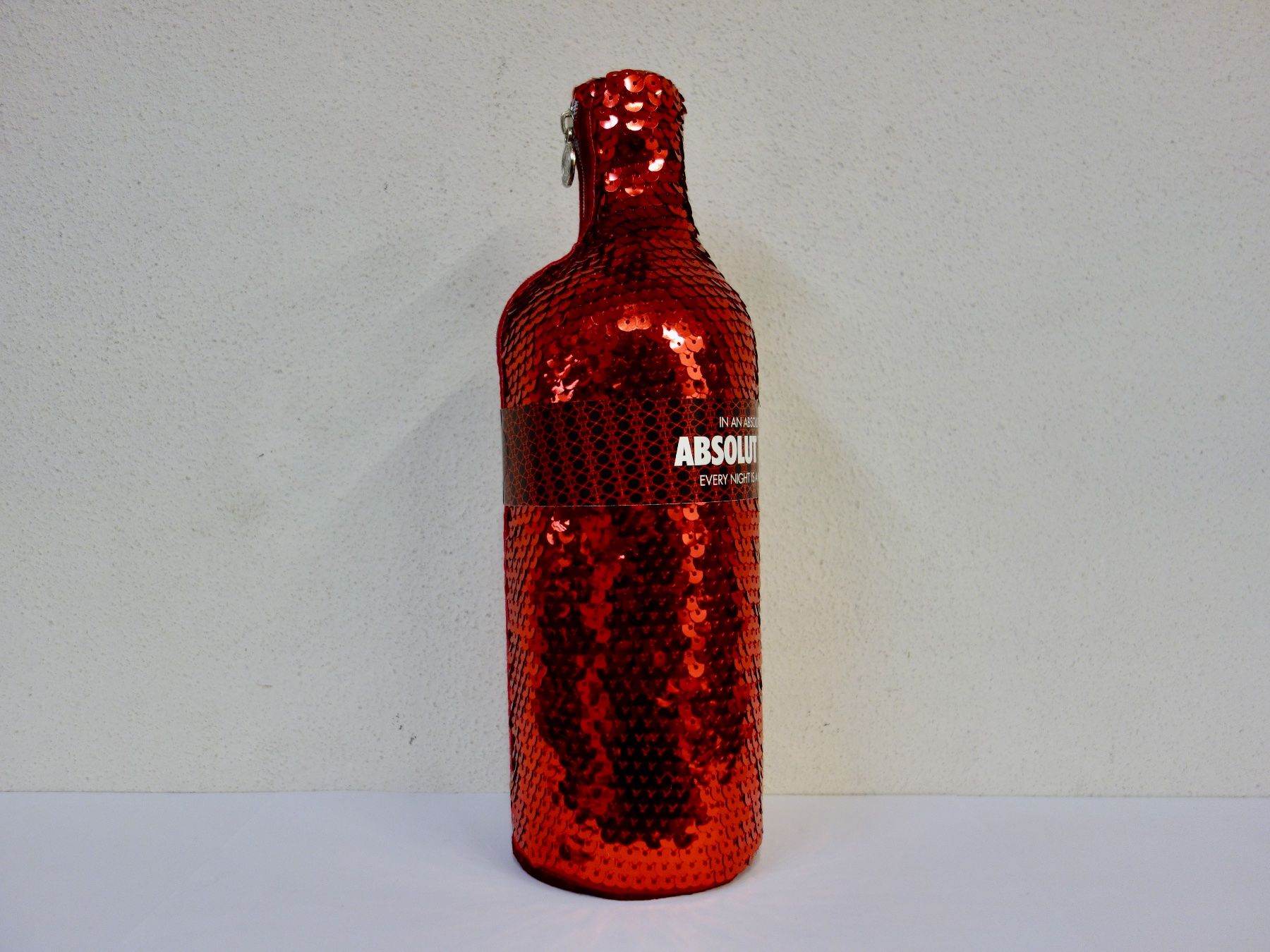 Absolut Vodka Spirituosen: 1 x ABSOLUT VODKA ABSOLUT MASQUERADE Edition 2008 100cl – Neu und originalverpackt aus Kerzers von zimmergruen 3