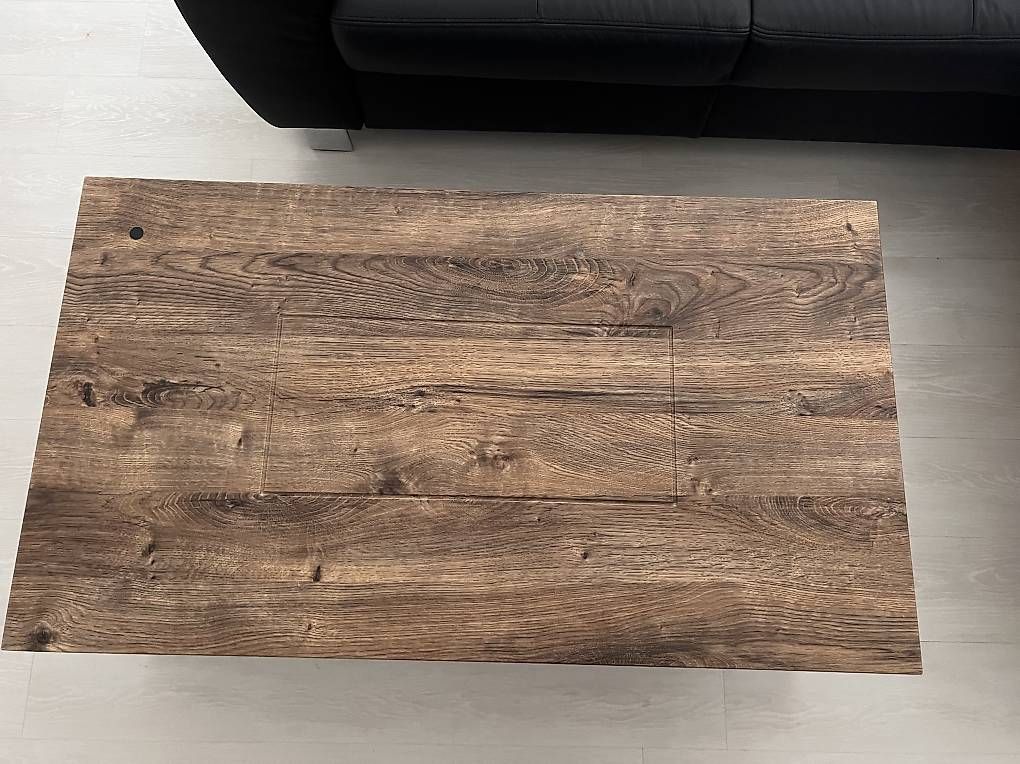 Tavoli: Couch-Wohnzimmer Tisch aus Holz – Usato da Pfungen venduto da Pumii1 3
