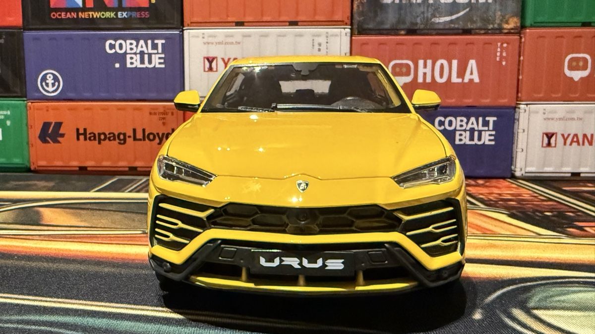 Lamborghini Modellautos: Lamborghini Urus 1:18 – Gebraucht aus Basel von Zomeg 3