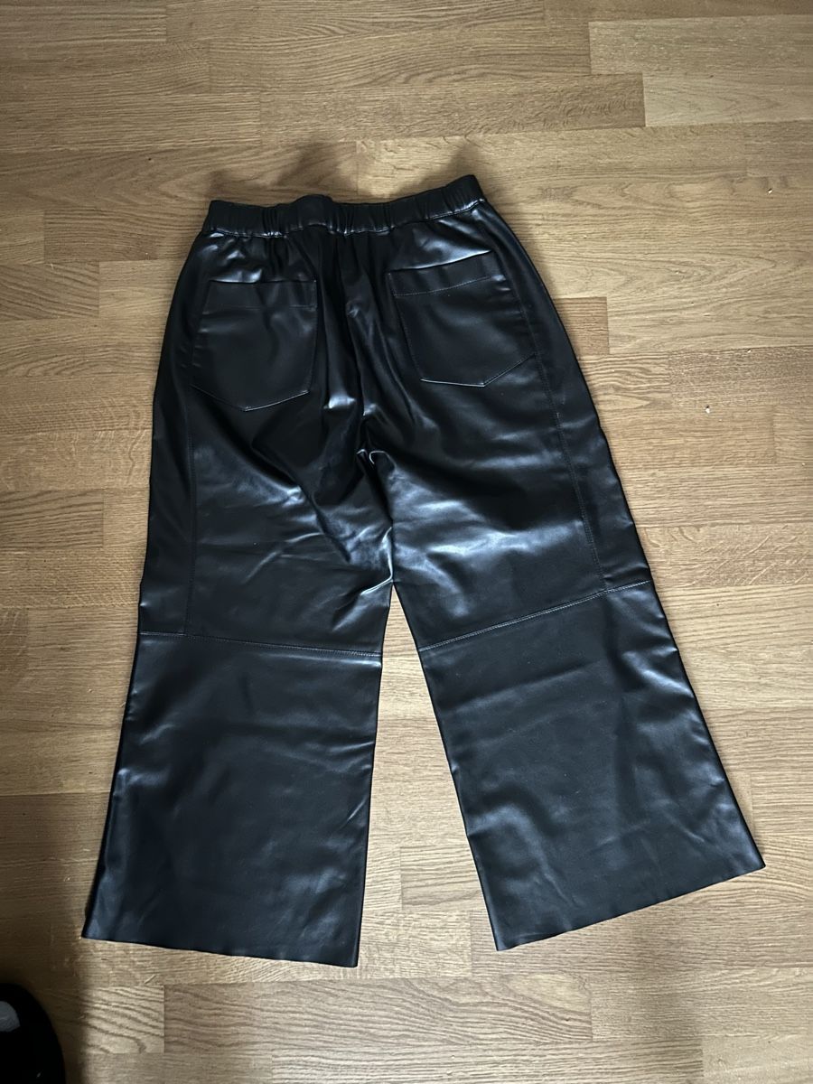 Marc Cain Pantaloni: Marc Cain Culotte, Veganleder – Usato da ZÜRICH venduto da Mitzi-2025