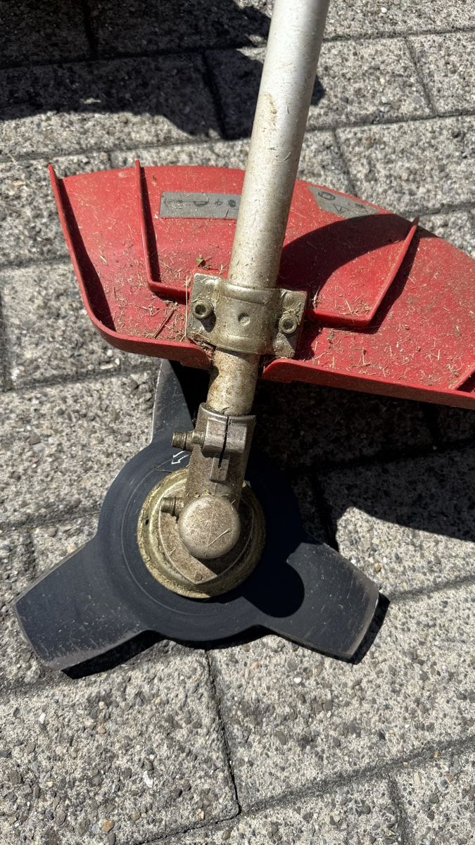 Einhell Tagliaerba: Einhell Benzin Garten Trimmer – Usato da Beckenried venduto da ristovandyk 1