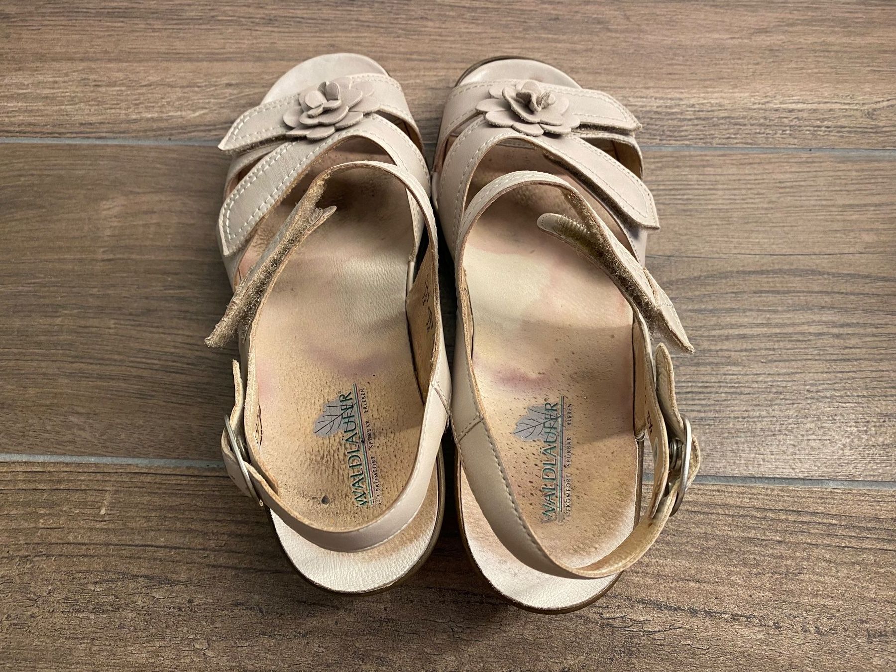 Scarpe da donna: Waldläufer Sandalen mit Blumen beige Gr. 38 – Usato da Pratteln venduto da a23_j2gs 7