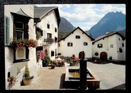 SCUOL Dorfplatz Plazzetta - Mineralwasser-Brunnen