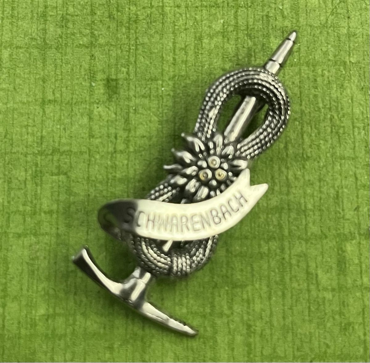 Plaketten & Abzeichen: Schwarenbach Edelweiss Abzeichen – Gebraucht aus Itingen von Bebbi6569