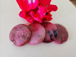 4 Stk. grosse Rhodonit Cabochon / Lager-Sondererkauf