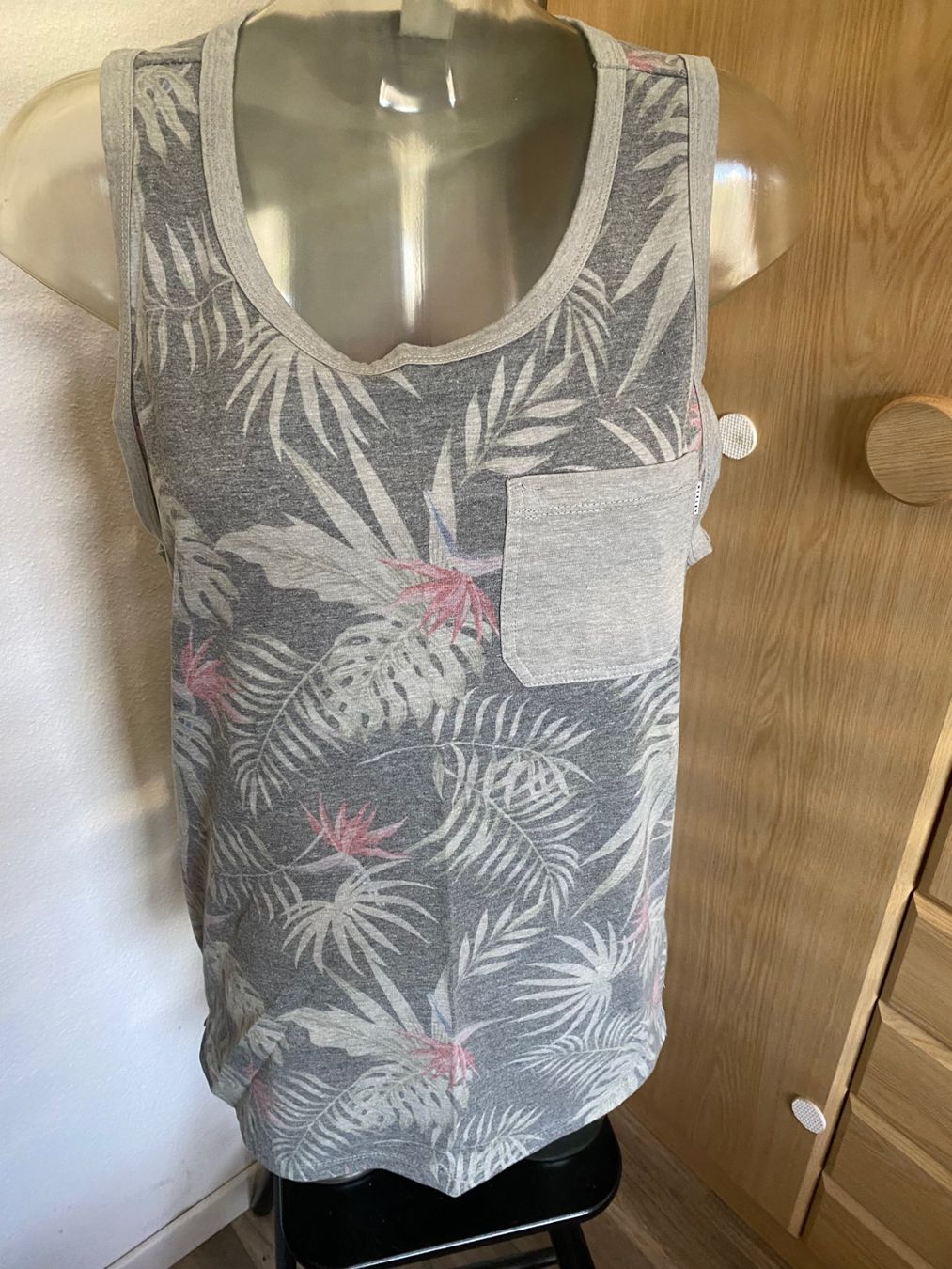 T-shirt: Hurley Tank Top Grösse S – Usato da Allenwinden venduto da Obalu