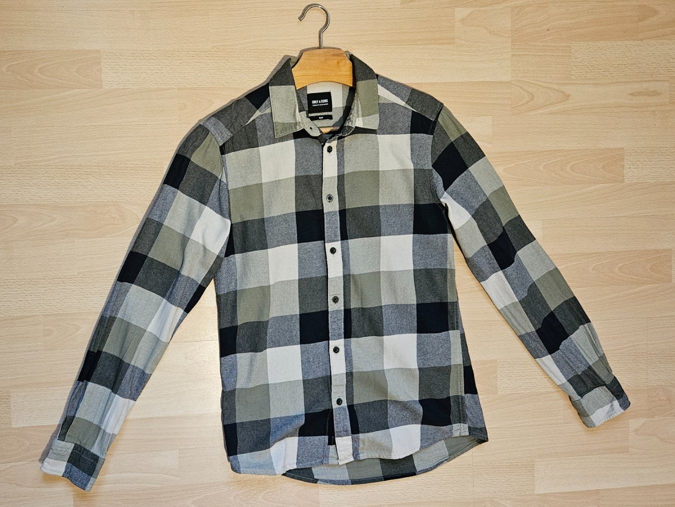 Only Camicie: Hemd, Marke ONLY & SONS, slim, Grösse M – Usato da Jona venduto da ASMARADO