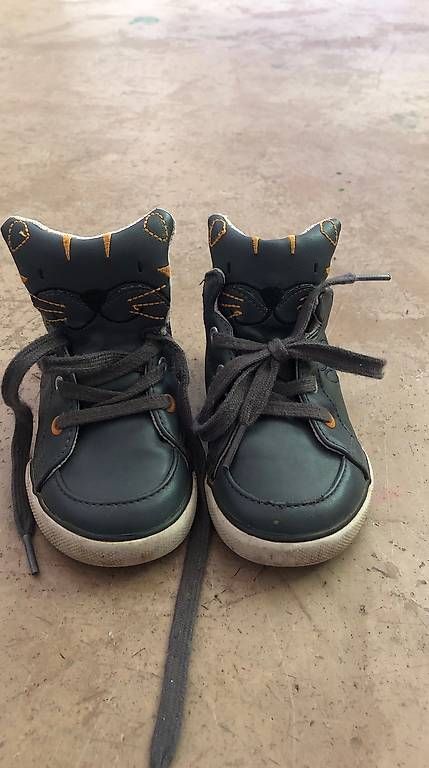 Vertbaudet Scarpe da uomo: Kinderschuhe Gr. 23 Vertbaudet – Usato da Regensdorf venduto da Piritatti