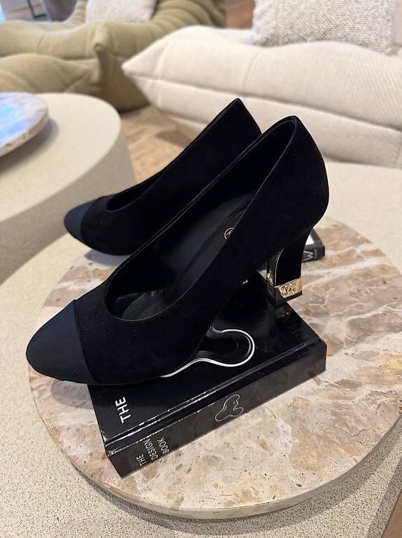 Chanel Scarpe da donna: CHANEL PUMPS – Nuovo (secondo la descrizione) da Schwyz venduto da bofb