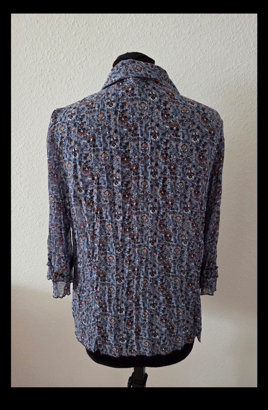 Blusen: Bluse mit Blumenmuster, Gr. 40, guter Zustand!l – Gebraucht aus Ruggell von Malbuntiger01 2
