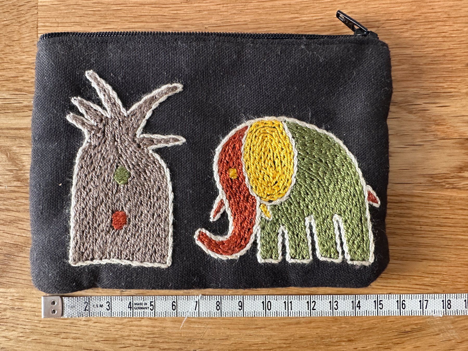 Portamonete: Handmade African elephant coin purse – Usato da Lausanne venduto da brixton 3