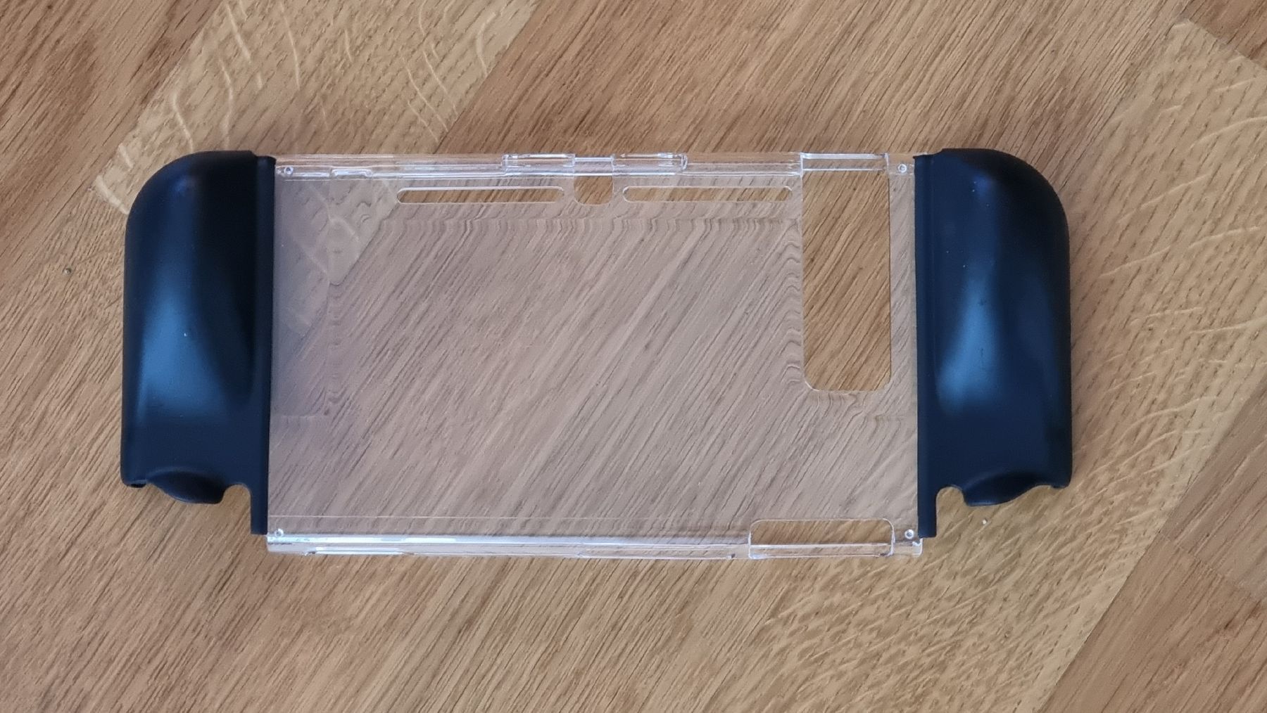 Nintendo Console: Nintendo Switch Schutzhülle mit Griffen - Neuwertig – Nuovo (secondo la descrizione) da Lostorf venduto da eressea28