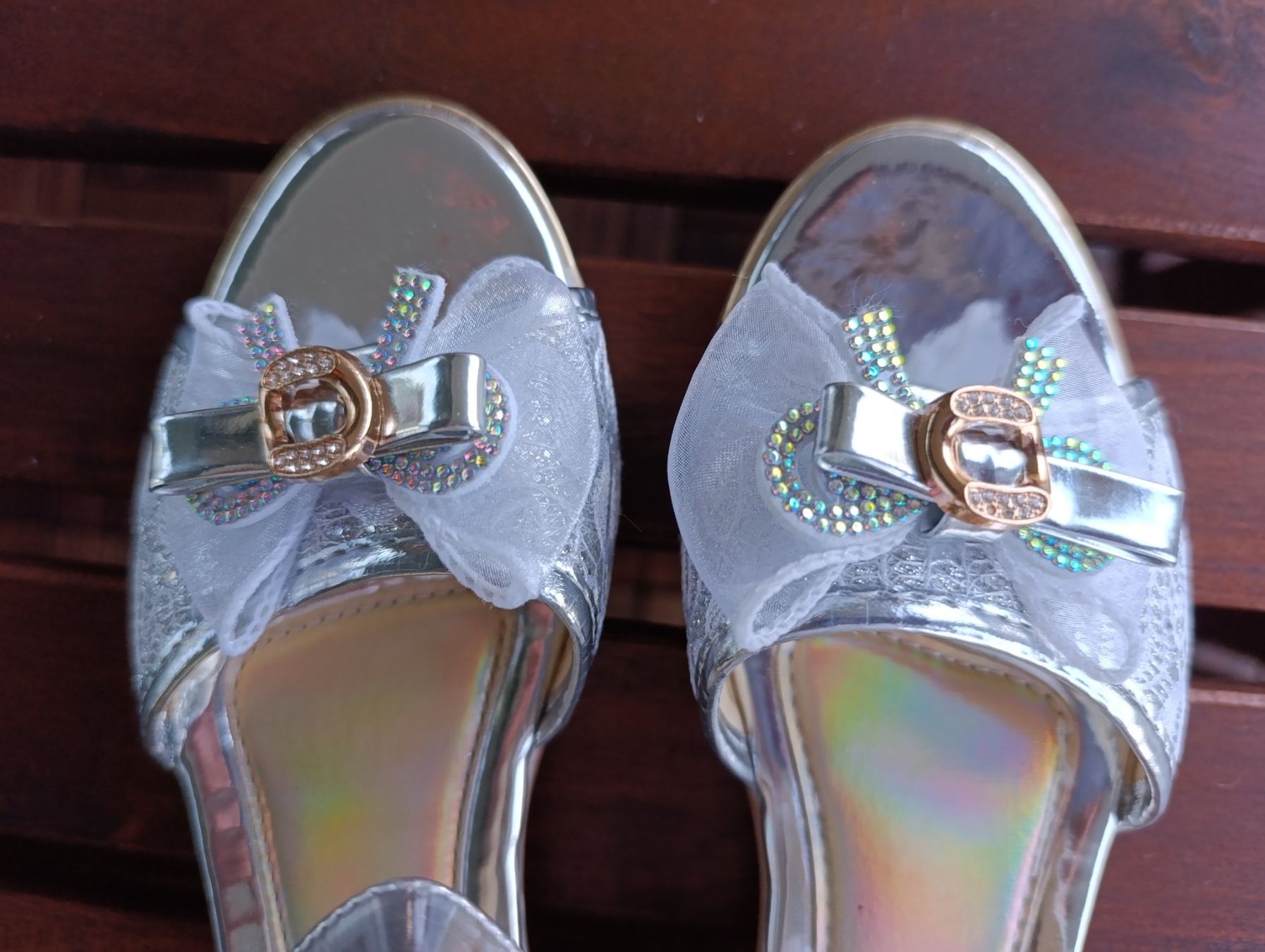 Scarpe per ragazze: Mädchen Festliche Silber Sandalen, Gr. 36 NEU – Nuovo e nell'imballaggio originale da Zürich venduto da mir_2kjl 3