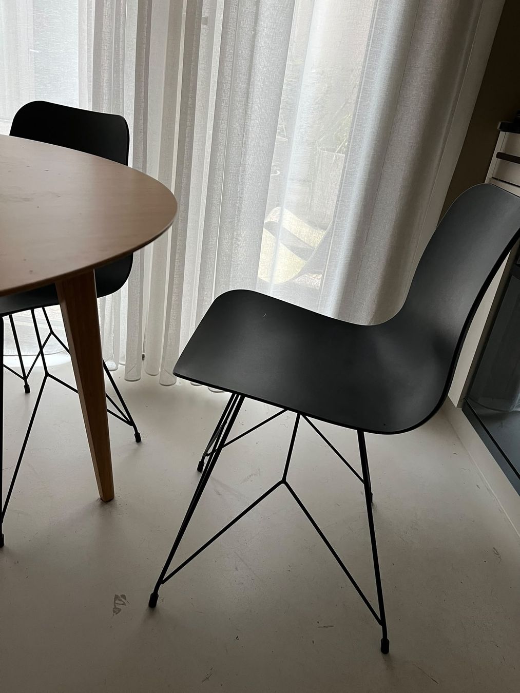 Set de table et chaises: Esstisch rund mit 4 Stühlen – D'occasion à Zürich par timurstudios 2