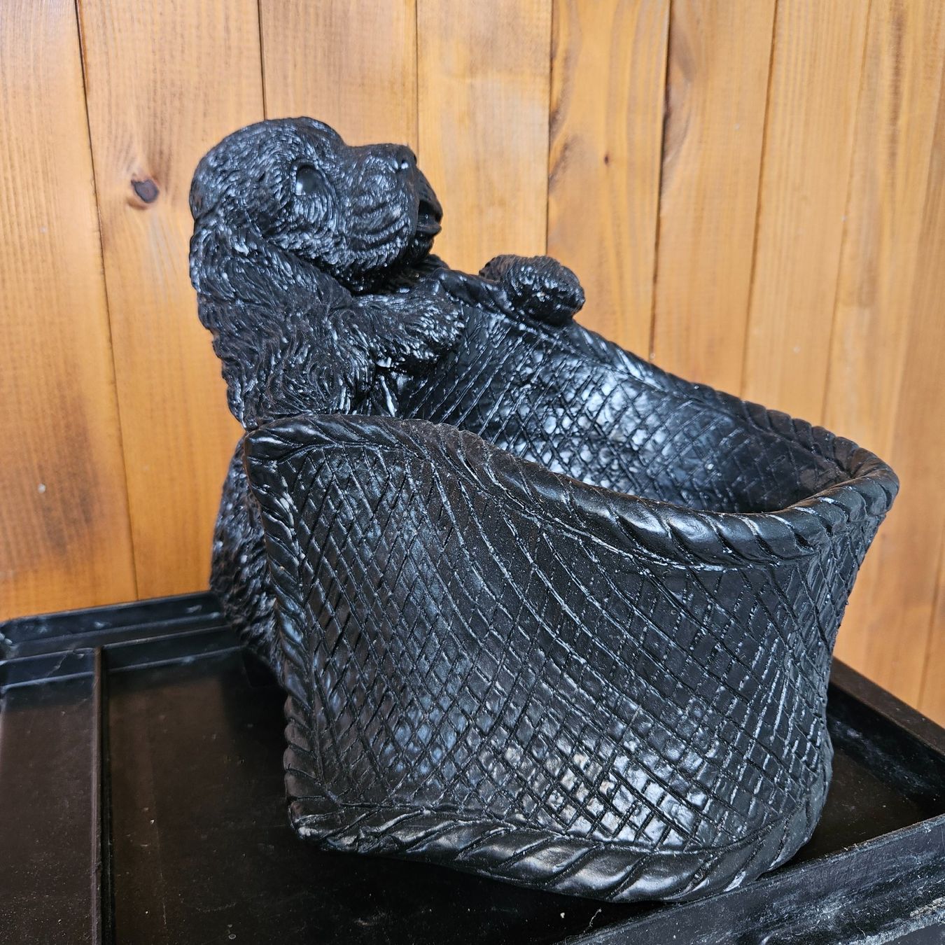 Statuette: Hund mit Korb Dekoration Gartenfigur Gibs oder Kunstgibs neu – Nuovo (secondo la descrizione) da St.Gallenkappel venduto da RocknSkull 2