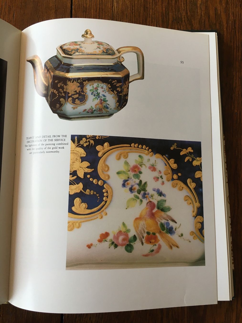 Libri: Buch: Vista Alegre Porcelains – Usato da Basel venduto da Peter_schlemihl 5
