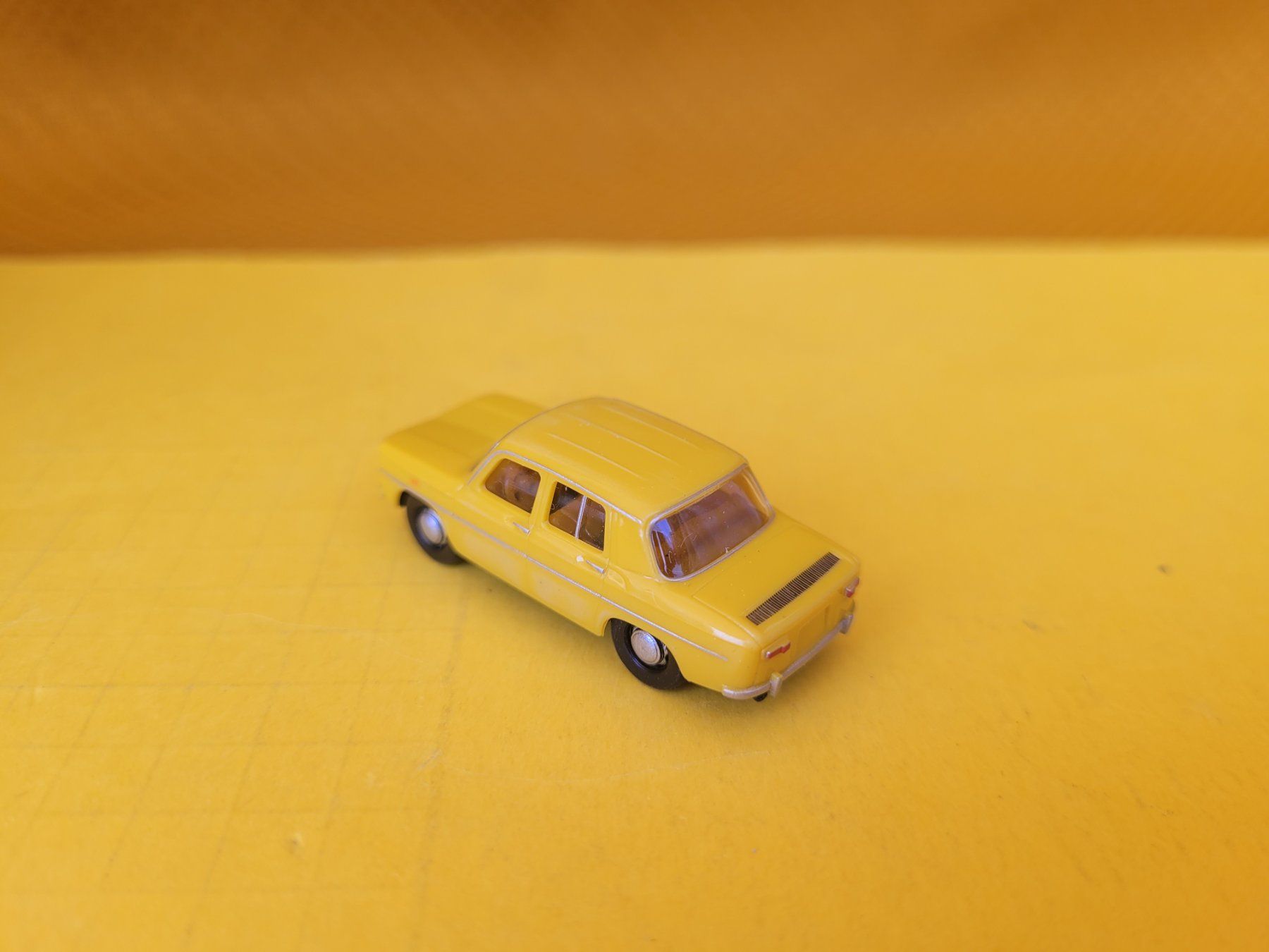 Renault Modellautos: Renault 8 Herpa Magic 1:87 – Gebraucht aus Domdidier von Bimbo57 3