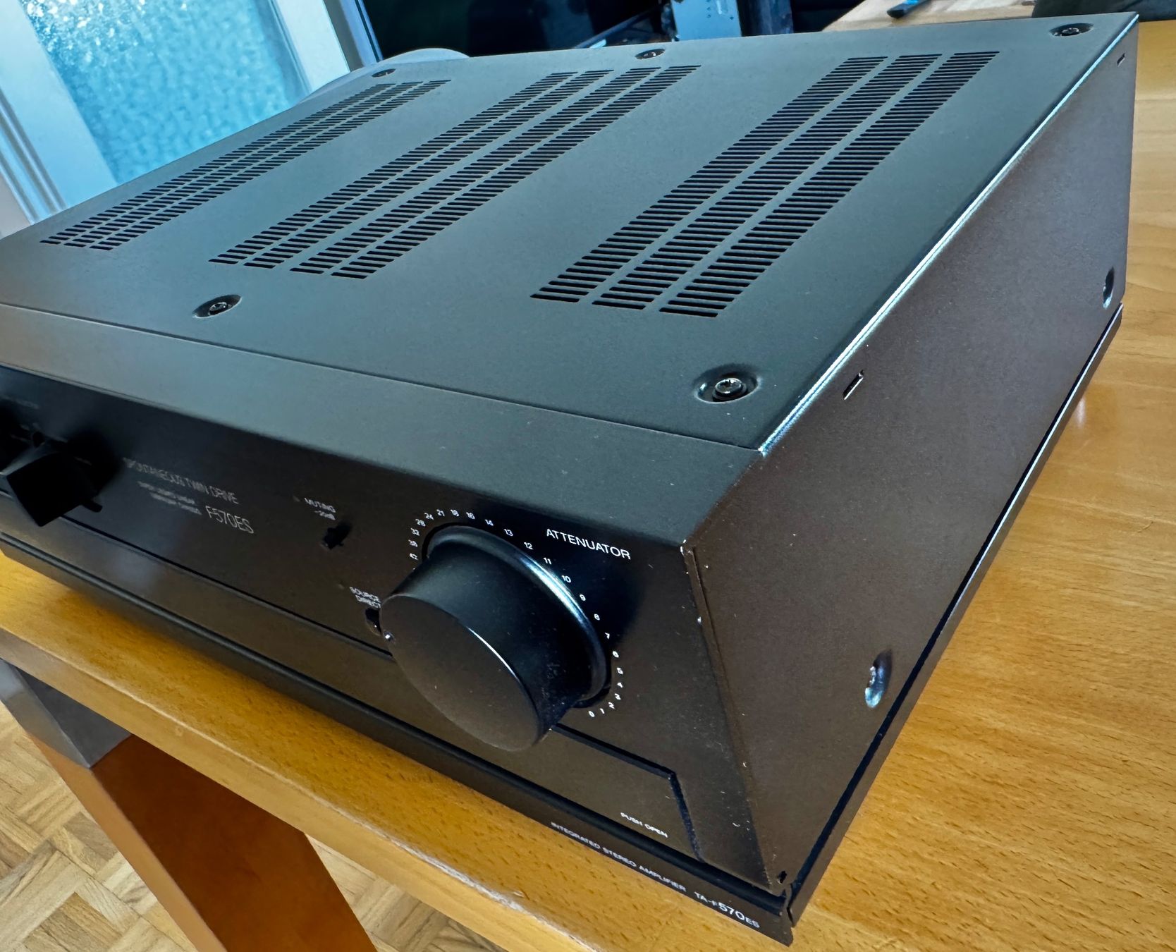 Sony Amplificatori: SONY TA-F 570ES Top Verstarker – Usato da Zürich venduto da Tapehead 3