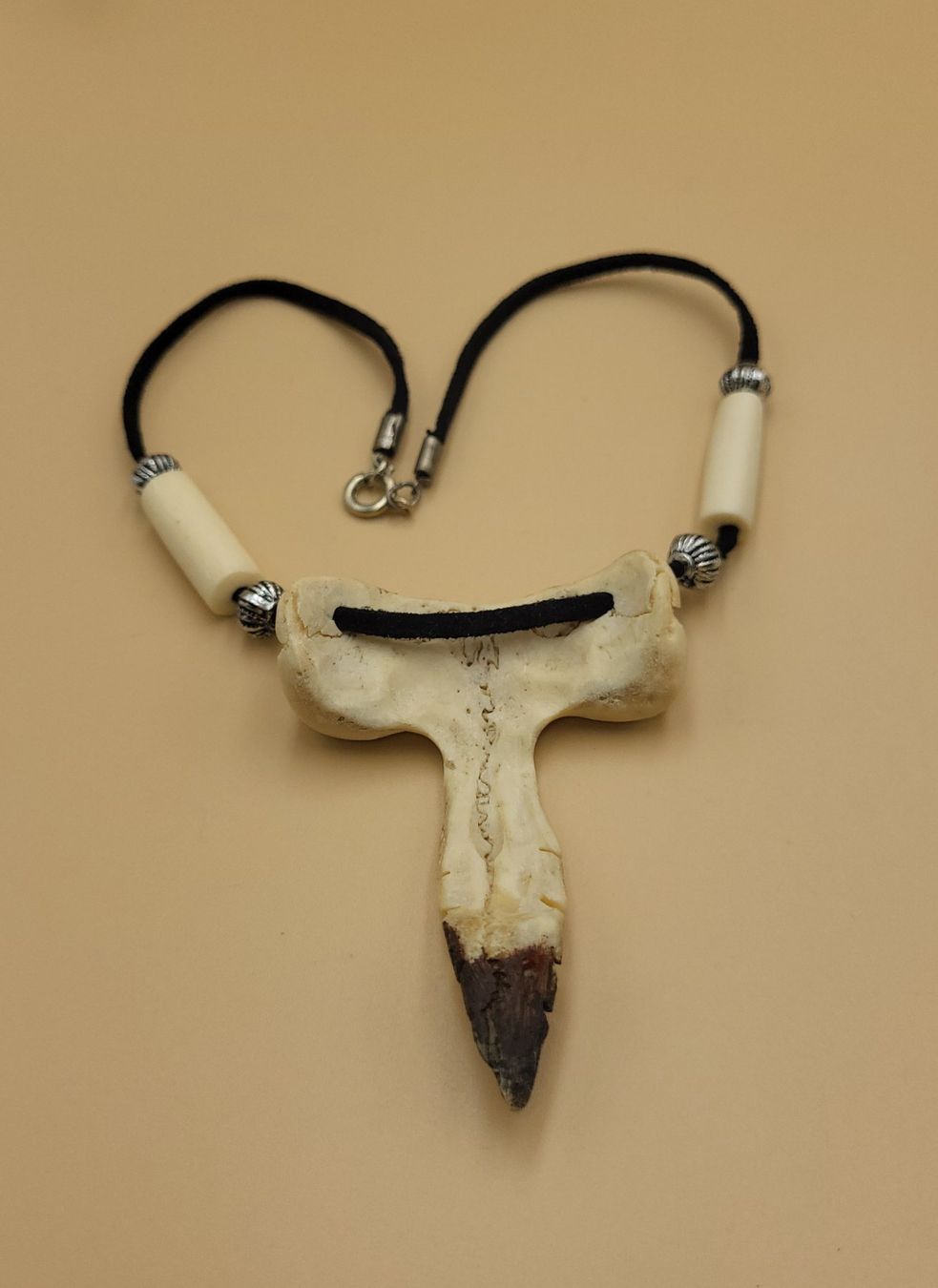 Ketten: UNIKAT Handgemachte Collier Mit Knochen Anhänger und 2 Opal – Gebraucht aus Wald ZH von SwissPawnshop 4