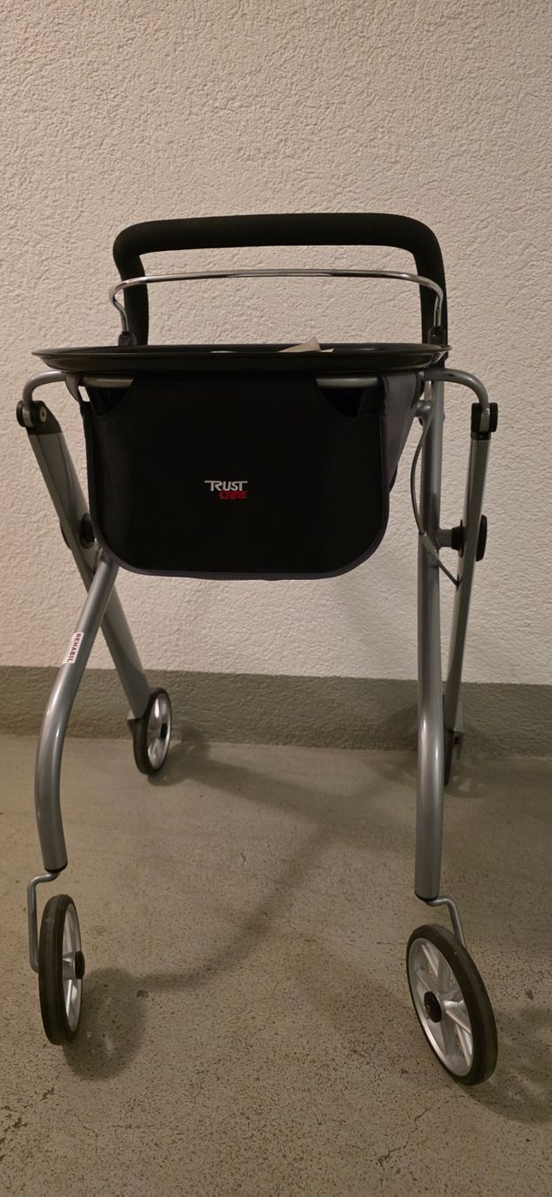 Ausili per la deambulazione: Rollator – Usato da Pieterlen venduto da msf_7sdw
