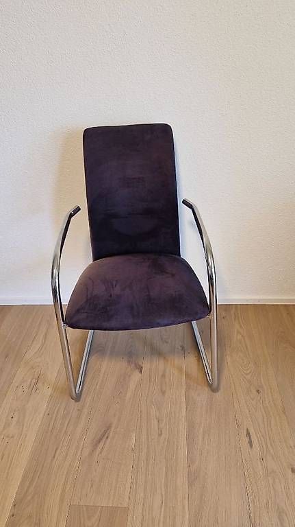 Chaises: 2 Stühle mit Chromstahlfüssen – D'occasion à Tuggen par Filio7 1