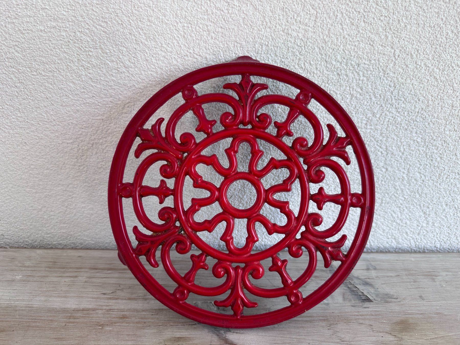 Servierplatten: Dessous de plat métal rouge – Gebraucht aus Châtillon FR von Karine1453