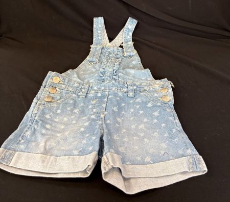Sommerkleider-Shorts-Latzhose, Grösse 122/128