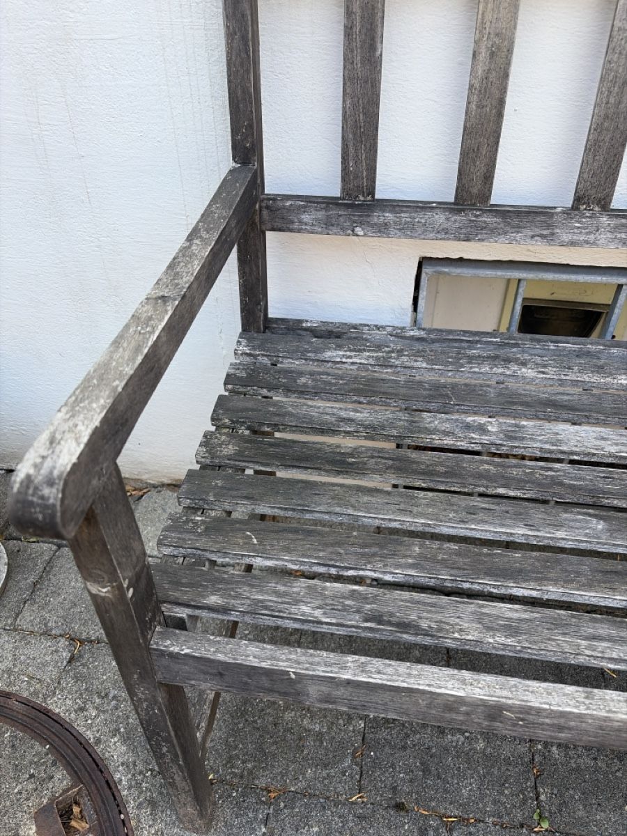 Panchine: Gartenbank Holz abgenutzt aber noch zum Gebrauch – Usato da Oberentfelden venduto da Elifant 1