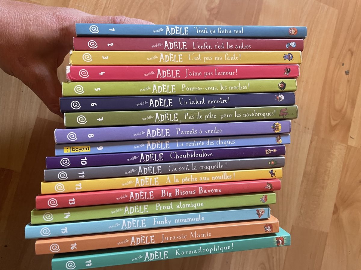 Fumetti: Lot 17 livres Mortelle Adèle BD collection complète – Usato da Yverdon-les-Bains venduto da sogo02 3