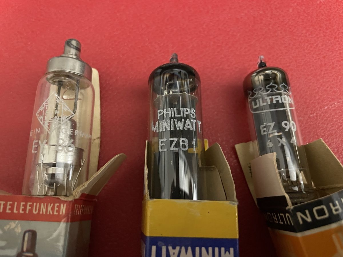 Radio: EZ90, EZ81, EY86 – Nuovo (secondo la descrizione) da Oftringen venduto da Jradioman
