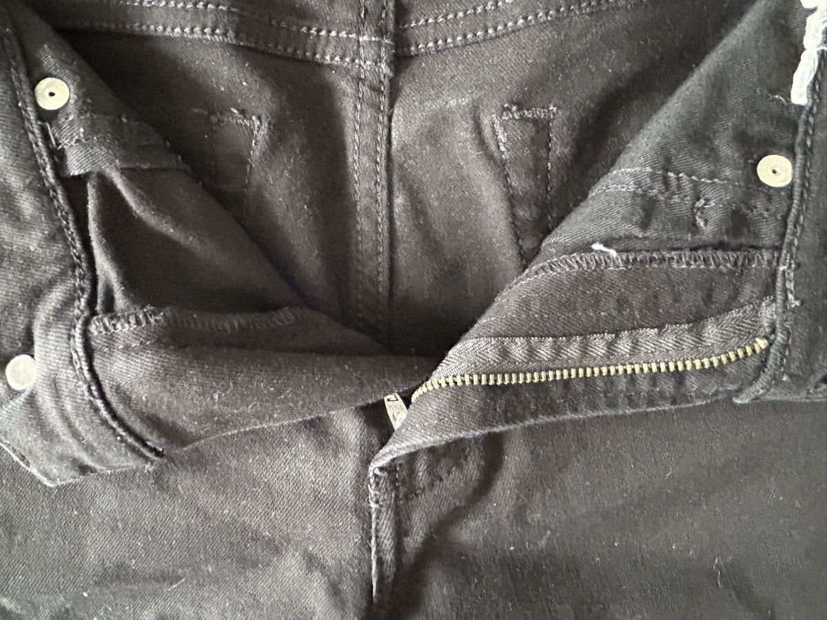 Calvin Klein Jeans: Calvin Klein Jeans, schwarz, Gr. 29/34 – Nuovo (secondo la descrizione) da Strengelbach venduto da Xycy 2
