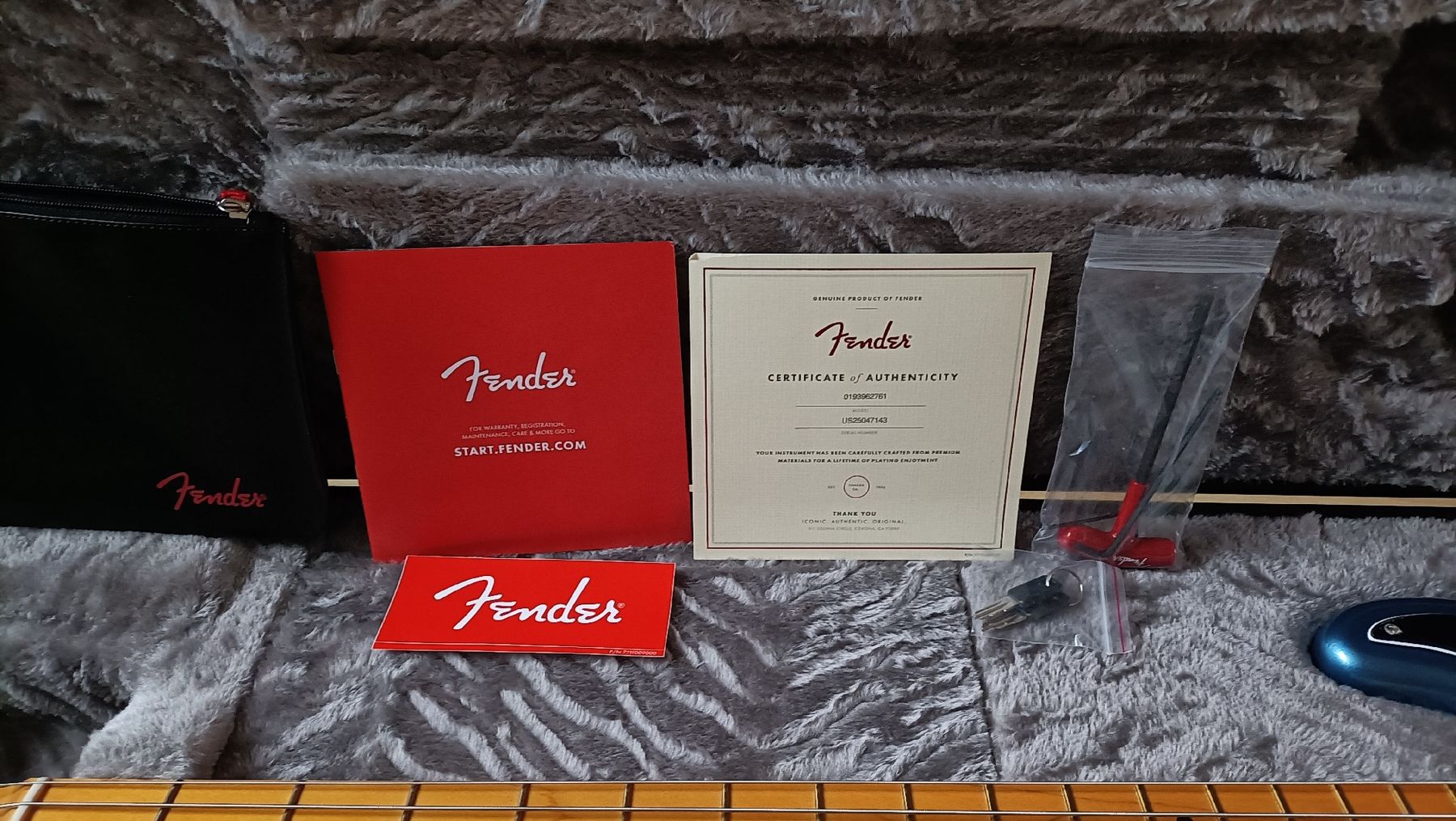 Fender Strumenti musicali: Fender Precision AM Pro II P Bass V MN DK NIT – Nuovo (secondo la descrizione) da Font venduto da Denmka 3