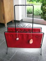 Vintage Zeitungsständer rotes Leder, Originaletiketten